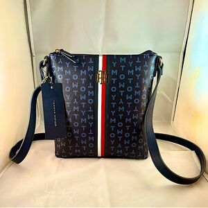 Tommy Hilfiger purse ~ brand new with tags 😍💕
